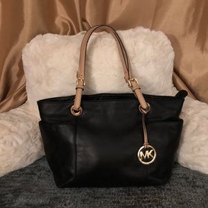 *AUTHENTIC* Michael Kors Bedford pocket tote